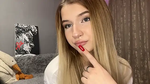 VikkiWittel online show from 12/04/25, 05:01