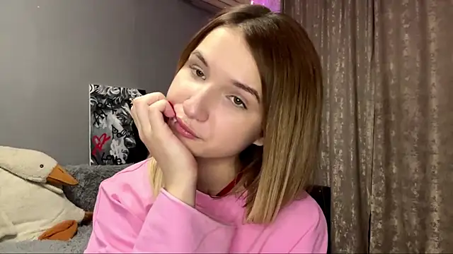 VikkiWittel online show from 12/02/25, 05:47