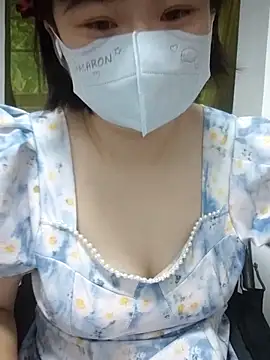 miniiceyya online show from 02/05/26, 04:14