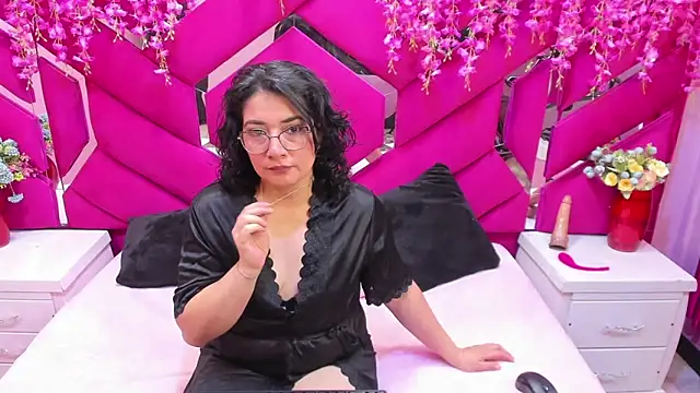 Alexa Sanz online show from 12/05/25, 07:34