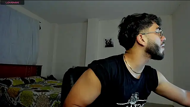 Snapshot of Franco_banderas chatting on 06/12/26, 01:58 Franco banderas online show from 06/12/26, 01:58