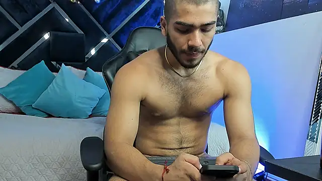 Franco banderas online show from 12/18/25, 02:32