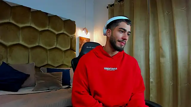 Franco banderas online show from 02/23/26, 11:00