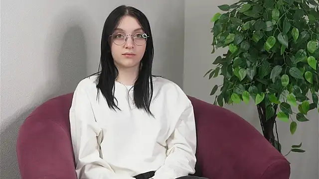 AmyDilox online show from 12/01/25, 05:41