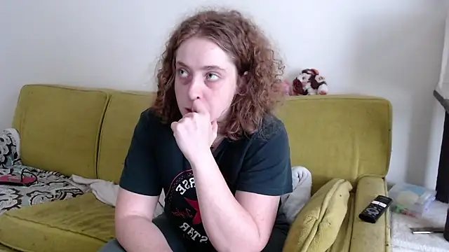 DeliaBlew online show from 05/19/26, 04:58