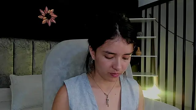 Snapshot of Cherrybombs_ chatting on 05/23/26, 04:33 Cherrybombs online show from 05/23/26, 04:33