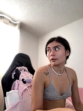 Stormi Thompsonn  online show from 12/01/25, 02:51