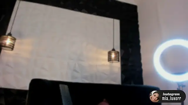 Mia Luxor online show from 02/23/26, 11:44