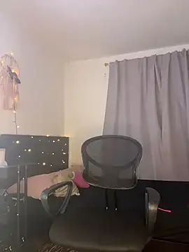 kira velour online show from 12/18/25, 12:27