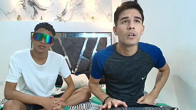 Snapshot of BIG_COCKS chatting on 11/30/25, 08:31 BIG COCKS online show from 11/30/25, 08:31