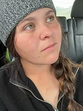 Snapshot of WattledFourth chatting on 12/15/25, 08:25 WattledFourth online show from 12/15/25, 08:25