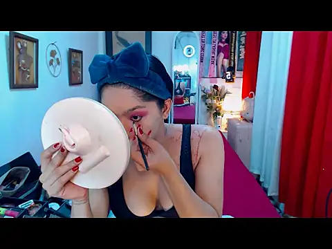 Snapshot of UrScreenGoddess chatting on 12/14/25, 11:10 UrScreenGoddess online show from 12/14/25, 11:10