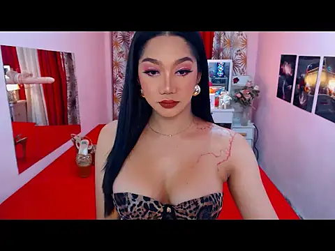 UrScreenGoddess online show from 06/05/26, 12:15