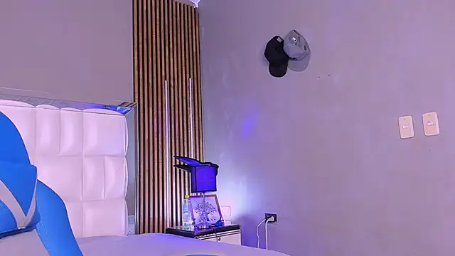 xCharlotte 20 online show from 12/03/25, 01:54