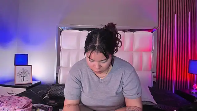 xCharlotte 20 online show from 02/17/26, 07:55