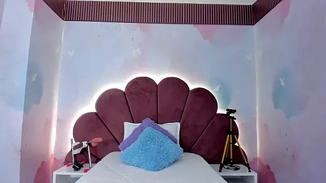 carohornyy online show from 12/01/25, 11:44