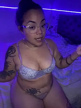 Lindalatina2001 online show from 02/05/26, 02:40