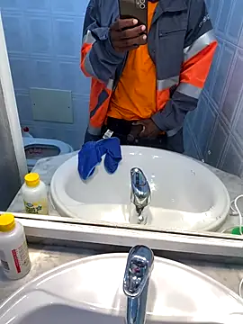 CorrectBrook76 online show from 12/04/25, 11:48