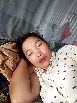 Evelyn-n online show from 04/01/26, 05:09