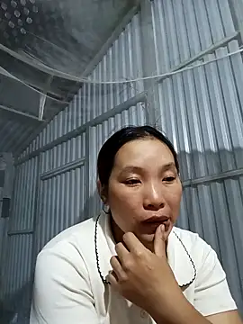 Evelyn-n online show from 04/30/26, 12:23