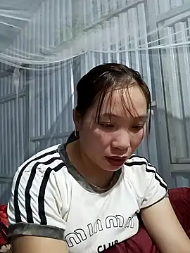 Evelyn-n online show from 12/15/25, 11:49