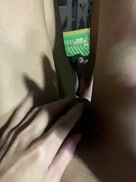 Snapshot of anh-soi123 chatting on 04/02/26, 04:35 anh-soi123 online show from 04/02/26, 04:35