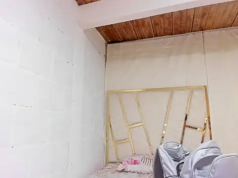 Julia-Blair online show from 12/01/25, 12:17