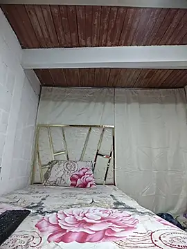 Julia-Blair online show from 12/18/25, 05:17