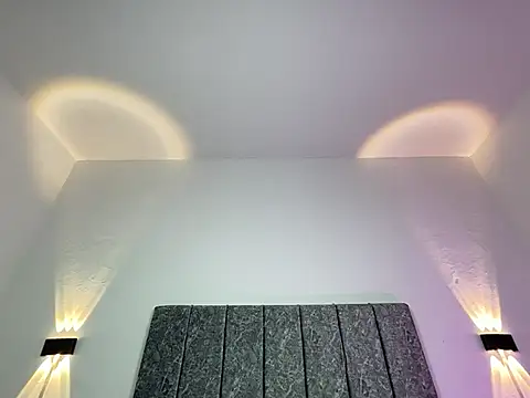 Mia Allenn online show from 04/15/26, 07:58