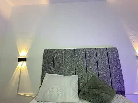 Mia Allenn online show from 04/10/26, 07:21