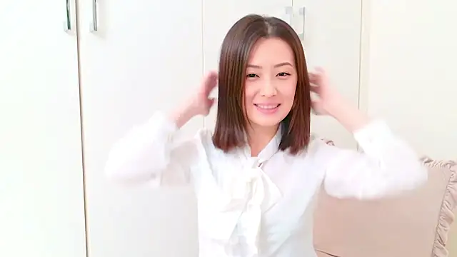 Hazuki 8 online show from 12/22/25, 12:38