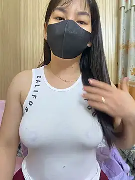 Snapshot of MintShow18 chatting on 07/17/26, 03:20 MintShow18 online show from 07/17/26, 03:20