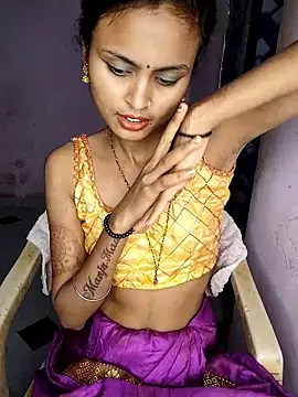 Snapshot of Khatta_Meeth chatting on 12/13/25, 08:04 Khatta Meeth online show from 12/13/25, 08:04