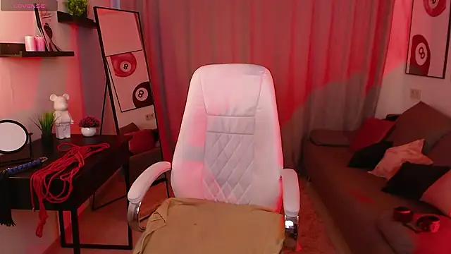 Eliza Bennet online show from 02/09/26, 07:39