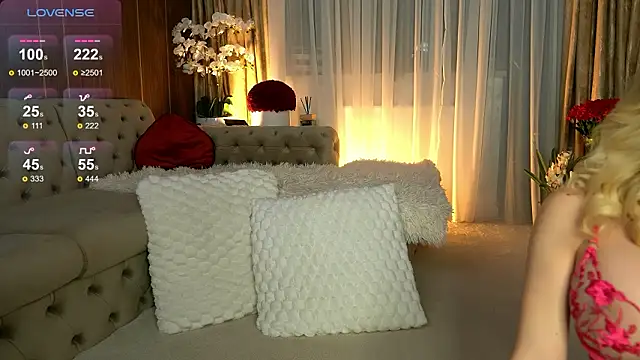 ChloeVelvetx online show from 03/04/26, 09:33