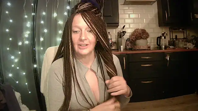 pixxiexo online show from 12/23/25, 02:33