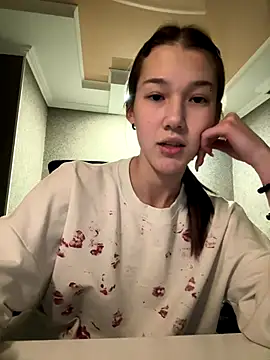 Snapshot of lilXdomii chatting on 12/15/25, 09:31 lilXdomii online show from 12/15/25, 09:31