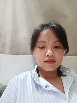 Snapshot of Pretty-haert chatting on 06/19/26, 04:02 Pretty-haert online show from 06/19/26, 04:02
