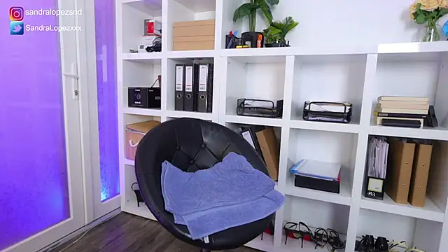 SandraLopezxx online show from 03/07/25, 10:54