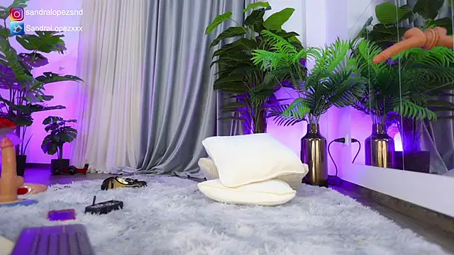 SandraLopezxx online show from 12/29/24, 10:25