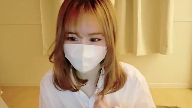 Snapshot of HICHAN99 chatting on 12/18/25, 03:16 HICHAN99 online show from 12/18/25, 03:16