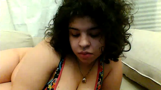 shaskittles  online show from 12/01/25, 04:57