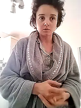 Snapshot of Amy01112 chatting on 05/21/26, 04:15 Amy01112 online show from 05/21/26, 04:15