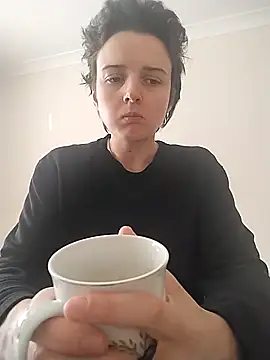 Amy01112 online show from 04/15/26, 11:16