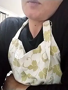 Amy01112 online show from 04/13/26, 02:04