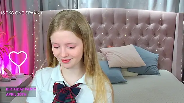 Snapshot of LilianHoward chatting on 04/12/26, 12:30 LilianHoward online show from 04/12/26, 12:30