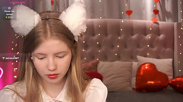 Snapshot of LilianHoward chatting on 02/15/26, 12:26 LilianHoward online show from 02/15/26, 12:26