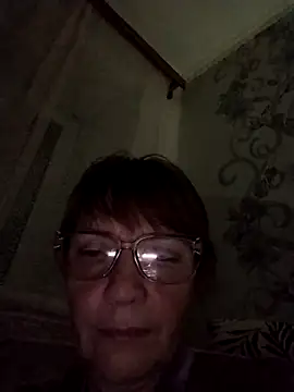 Snapshot of MichelleLove48 chatting on 11/30/25, 05:25 MichelleLove48 online show from 11/30/25, 05:25