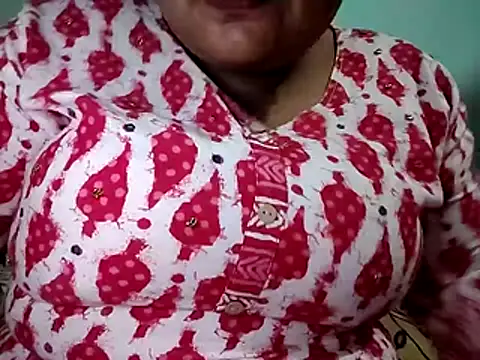 Snapshot of its_me_anjuu chatting on 12/17/25, 02:00 its me anjuu online show from 12/17/25, 02:00