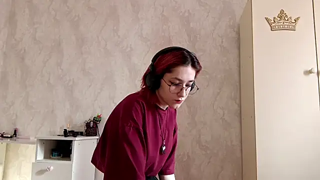 LinaWatter online show from 12/15/25, 08:53